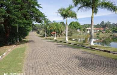 Imagem: O terreno possui 1000m² de Área e está localizado em Terras