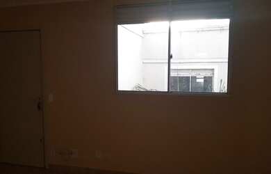 Imagem: O apartamento possui 2 Dormitórios, 1 Banheiro, 2 Vagas na