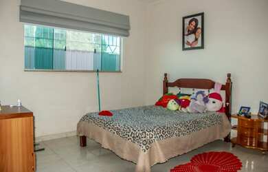 Imagem: A casa possui 3 Dormitórios, 5 Banheiros, 5 Vagas na garagem