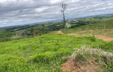 Imagem 15: Apenas 3km do asfalto. 2.500m² de Área