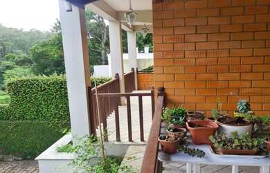 Imagem: A casa em condomínio possui 4 Dormitórios, 5 Banheiros, 5