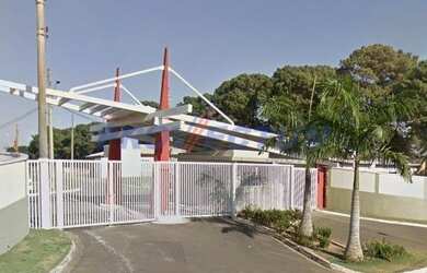 Imagem: A casa em condomínio possui 3 Dormitórios, 2 Banheiros, 4