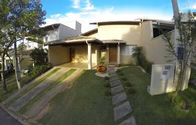 Imagem: A casa em condomínio possui 3 Dormitórios, 3 Banheiros, 4