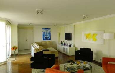 Imagem: O apartamento possui 4 Dormitórios, 4 Banheiros, 2 Vagas na