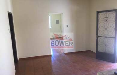 Imagem: A casa possui 3 Dormitórios, 1 Banheiro, 1 Vaga na garagem