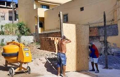 Imagem: O terreno possui 250m² de Área e está localizado em Lobato