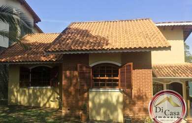 Imagem: A casa em condomínio possui 3 Dormitórios, 2 Banheiros, 295m²