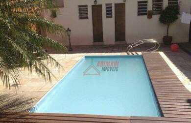 Imagem: A casa possui 4 Dormitórios, 5 Banheiros, 385m² de Área e