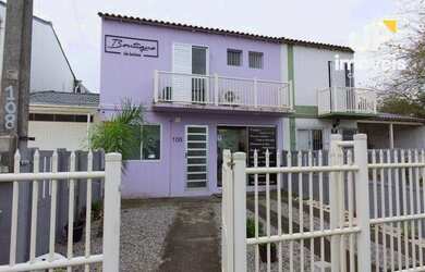 Imagem: A casa em condomínio possui 3 Dormitórios, 2 Banheiros, 1