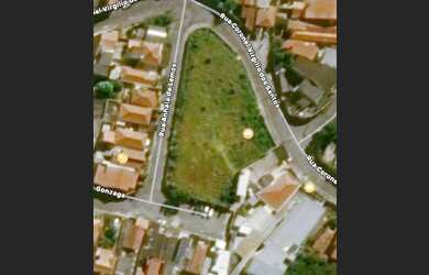 Imagem: O terreno possui 2700m² de Área e está localizado em Vila