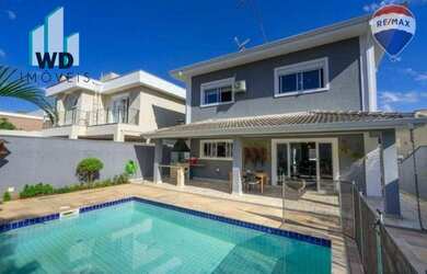 Imagem: A casa em condomínio possui 4 Dormitórios, 5 Banheiros, 4