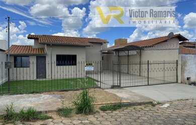 Imagem: A casa possui 2 Dormitórios, 2 Banheiros e está localizado