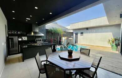 Imagem: A casa em condomínio possui 3 Dormitórios, 4 Banheiros, 4