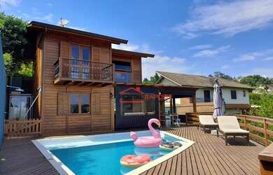 Imagem: A casa em condomínio possui 3 Dormitórios, 2 Banheiros, 172m²