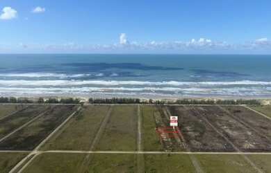 Imagem: O terreno possui 300m² de Área e está localizado em Balneário