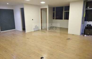 Imagem: O depósito possui 2 Vagas na garagem, 160m² de Área e está