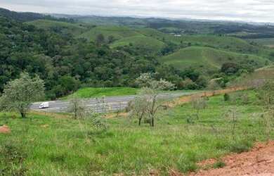 Imagem 2: Apenas 3km do asfalto. 2.500m² de Área