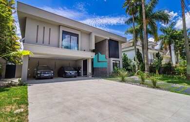 Imagem: A casa em condomínio possui 5 Dormitórios, 5 Banheiros, 5