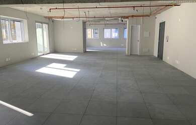 Imagem: O depósito possui 64m² de Área e está localizado em Santa