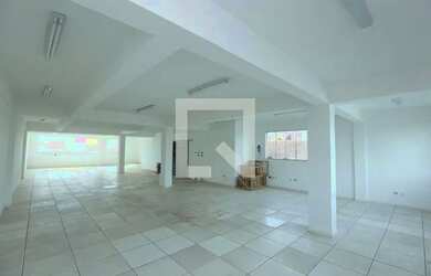 Imagem: O studio possui 1 Dormitório, 2 Banheiros, 210m² de Área