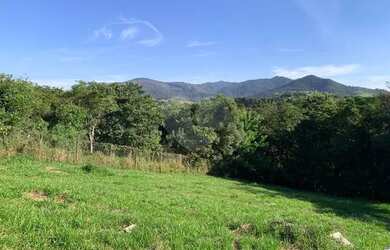 Imagem: O terreno possui 1.236m² de Área e está localizado em Atibaia