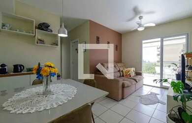 Imagem: O apartamento possui 2 Dormitórios, 2 Banheiros, 1 Vaga na