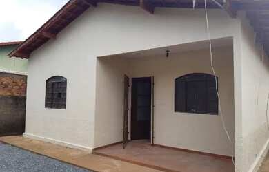 Imagem: A casa possui 2 Dormitórios, 1 Banheiro, 80m² de Área, Varanda