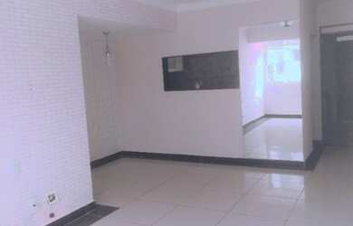 Imagem: O apartamento possui 3 Dormitórios, 1 Banheiro, 1 Vaga na garagem