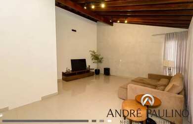 Imagem: A casa em condomínio possui 4 Dormitórios, 1 Banheiro, 318m²