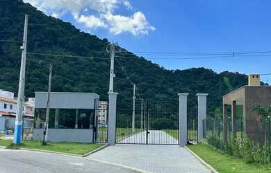 Imagem: O terreno possui 180m² de Área e está localizado em Vila