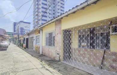 Imagem: A casa possui 2 Dormitórios, 1 Banheiro, 1 Vaga na garagem