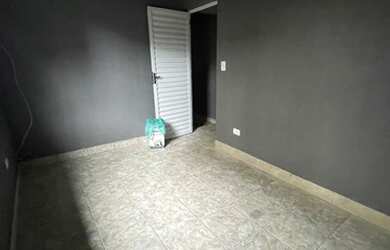 Imagem 7: Casa térrea com escada para acesso em vila - Não precisa de Fiador e...