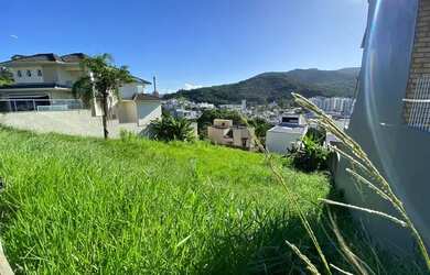 Imagem: O terreno possui 360m² de Área e está localizado em Pedra