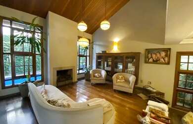 Imagem: A casa em condomínio possui 3 Dormitórios, 3 Banheiros, 2