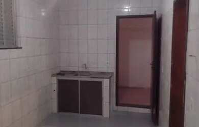 Imagem: A casa possui 3 Dormitórios, 2 Banheiros, 1 Vaga na garagem