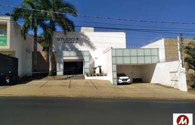 Imagem: O depósito possui 5 Vagas na garagem e 547m² de Área e está