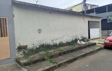 Imagem: A casa possui 3 Dormitórios, 1 Banheiro, 98m² de Área e está