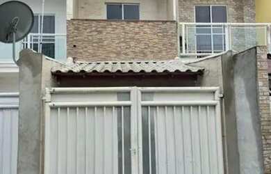 Imagem: A casa possui 2 Dormitórios, 2 Banheiros, 1 Vaga na garagem