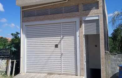 Imagem: A casa possui 2 Dormitórios, 2 Banheiros, 70m² de Área e