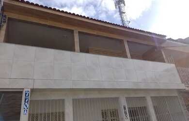 Imagem: A casa possui 2 Dormitórios, 2 Banheiros e está localizado