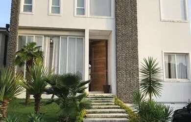 Imagem: A casa em condomínio possui 4 Dormitórios, 5 Banheiros, 5