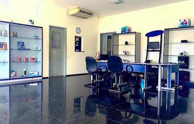 Imagem: O depósito possui 5 Vagas na garagem, 302m² de Área e está