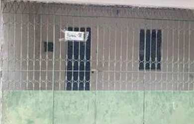 Imagem: A casa possui 3 Dormitórios, 1 Banheiro, 1 Vaga na garagem