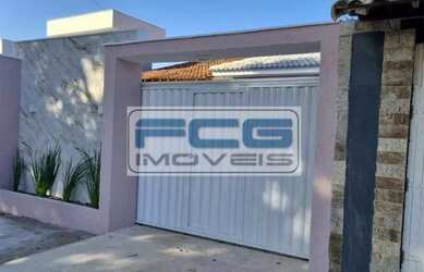 Imagem: A casa possui 2 Dormitórios, 2 Banheiros, 2 Vagas na garagem