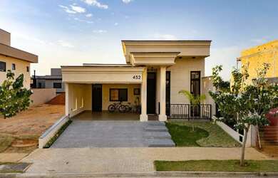 Imagem: A casa em condomínio possui 4 Dormitórios, 4 Banheiros, 4