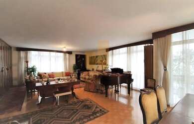 Imagem: O apartamento possui 4 Dormitórios, 2 Banheiros, 3 Vagas na