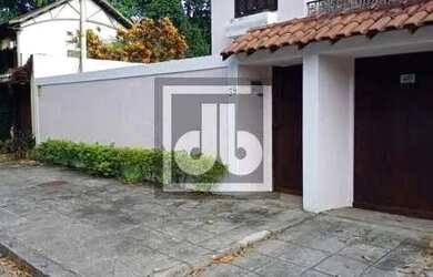 Imagem: A casa em condomínio possui 4 Dormitórios, 5 Banheiros, 5