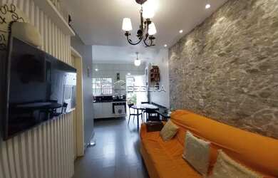 Imagem: A casa possui 3 Dormitórios, 3 Banheiros, 1 Vaga na garagem