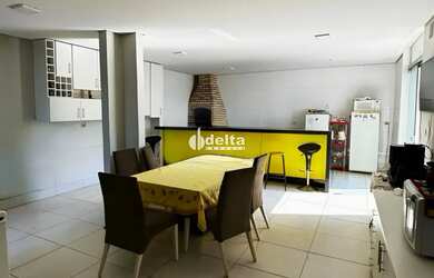 Imagem 7: Casa residencial com 5 quartos e 4 suítes disponível para venda e locação...