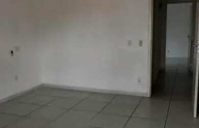 Imagem 9: VENDO CASA PRECISO DESMEMBRAR DESCONTO NO VALOR. SEGUNDO ANDAR ENTRADA...